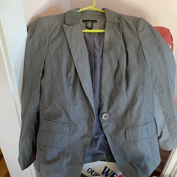 Attention Thin Pin Striped Blazer - Picture 7 of 14